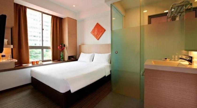 Reddoorz Premium @ Balestier Singapore
