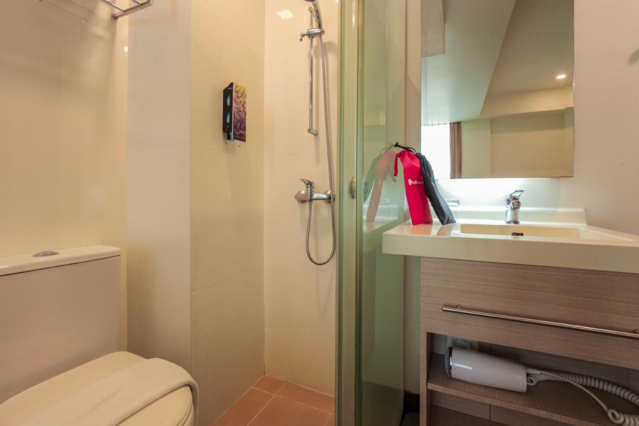 Khách sạn Reddoorz Premium @ Balestier 3*