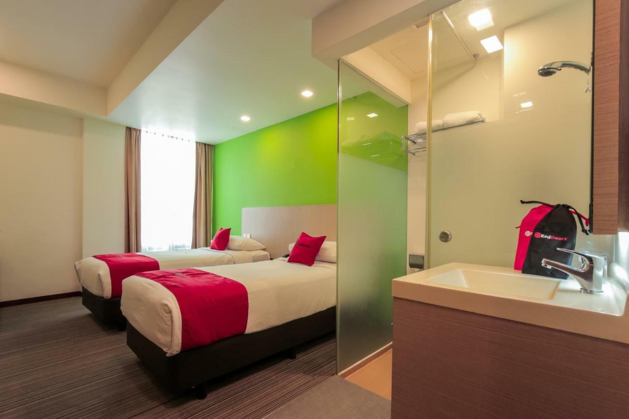 Reddoorz Premium @ Balestier Khách sạn