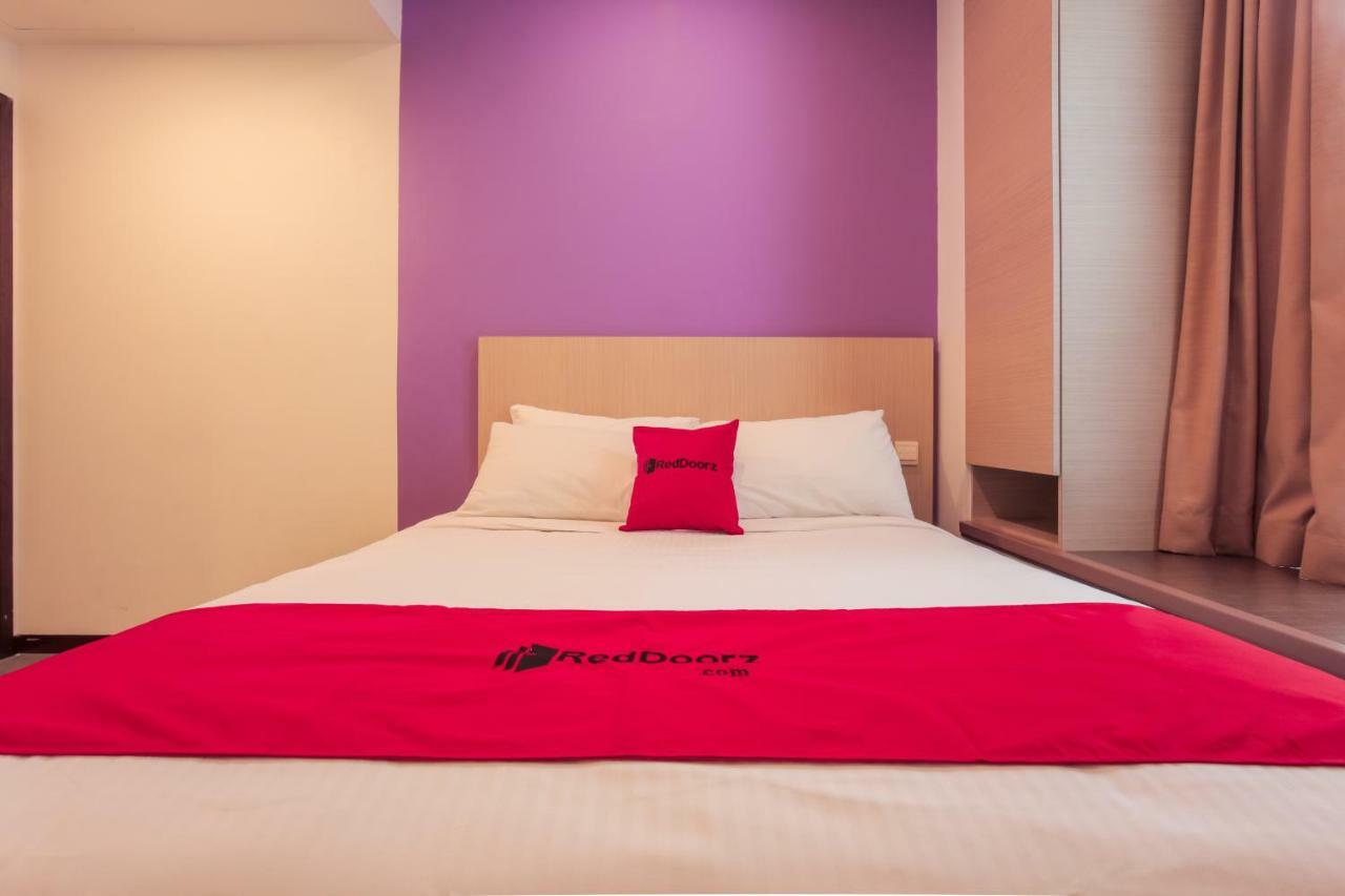 Khách sạn Reddoorz Premium @ Balestier 3*